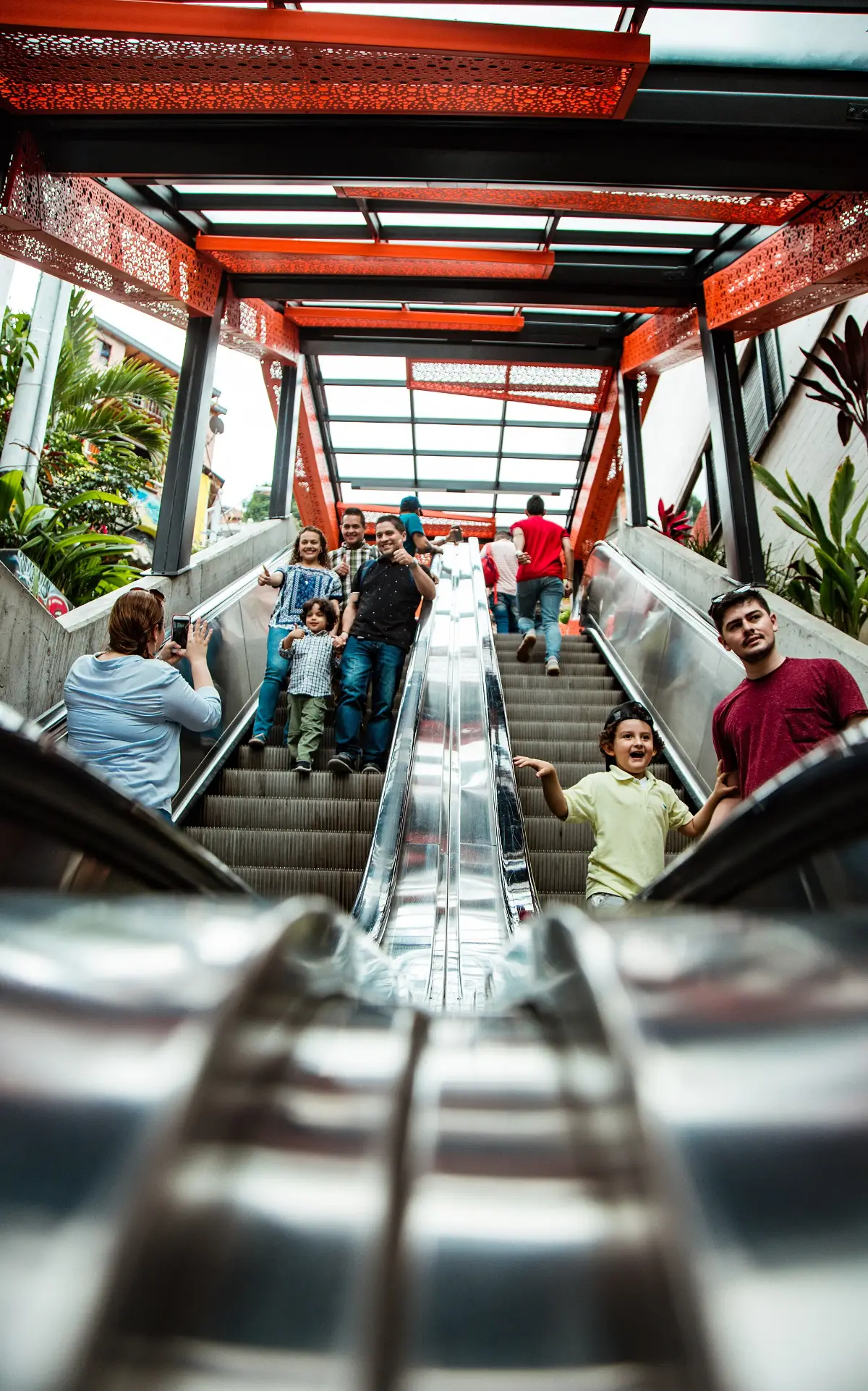 Escaleras eléctricas al aire libre en la Comuna 13