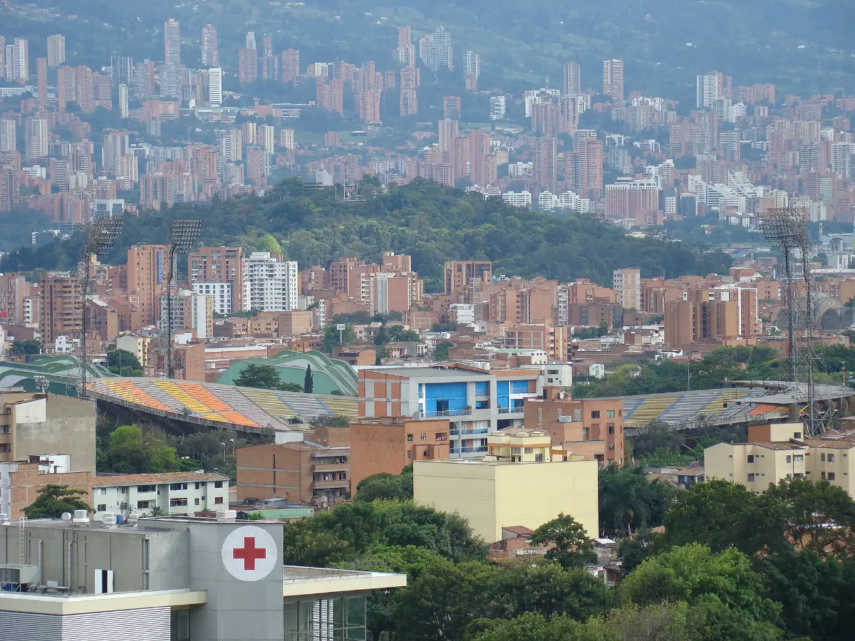 Edificios de Medellín en el valle de Aburrá