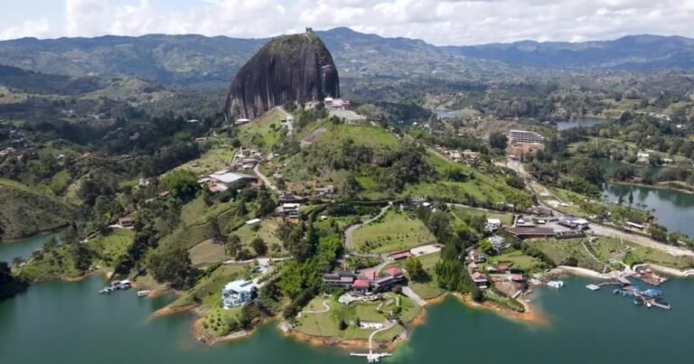 Guatapé tour from Medellín