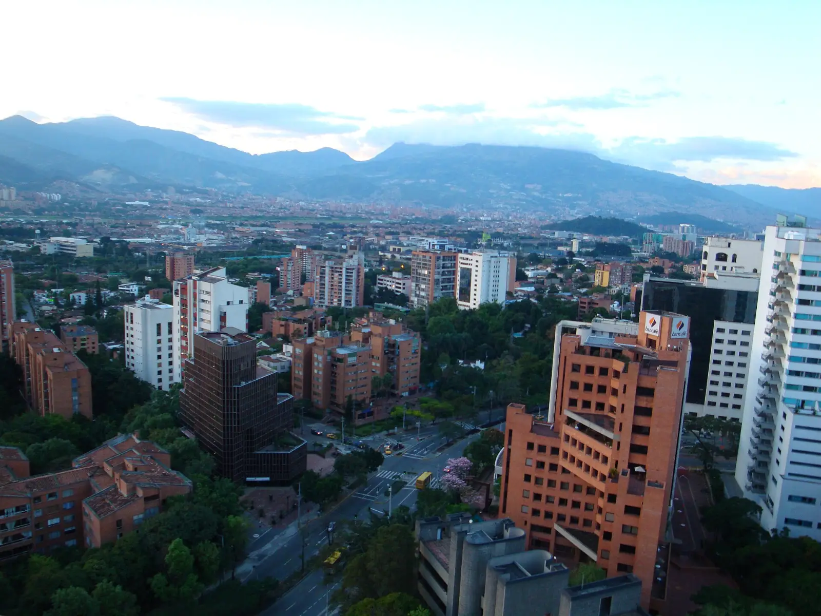 From the Monaco Building to Inflexión Park: How Medellín Remembers the Drug-Trafficking Era